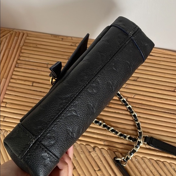 Sold - Picture 4 of 11